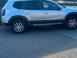 Silber Gebraucht 2017 Dacia Duster Lauréate SUV | 9.000 € (Fairer Preis)