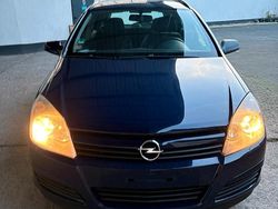 Blau Gebraucht 2005 Opel Astra Kombi | 1.600 € (Fairer Preis)