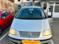 Silber Gebraucht 2003 VW Sharan Van / Kleinbus | 2.800 € (Fairer Preis)