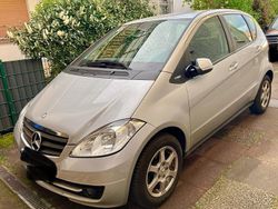 Silber Gebraucht 2009 Mercedes A150 Kombi | 6.150 €