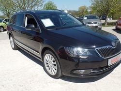 Schwarz metallic Gebraucht 2014 Skoda Superb Elegance Kombi | 26.900 €