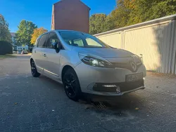 Silber Gebraucht 2015 Renault Scénic III Bose Edition Van / Kleinbus | 7.000 € (Guter Preis)