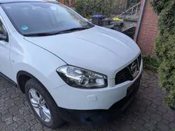 Weiß Gebraucht 2011 Nissan Qashqai +2 Tekna SUV | 9.200 € (Fairer Preis)