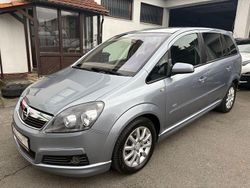 Silber Gebraucht 2006 Opel Zafira Edition Van / Kleinbus | 5.990 €
