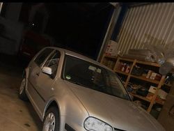 Silber Gebraucht 2003 VW Golf IV Kleinwagen | 1.800 € (Guter Preis)