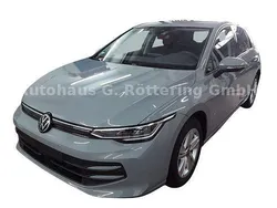 Grau Gebraucht 2024 VW Golf VIII Life Limousine | 22.990 € (Guter Preis)