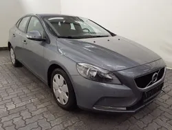 Osmium grey metallic / metalli Gebraucht 2016 Volvo V40 Basis Kombi | 14.490 € (Guter Preis)