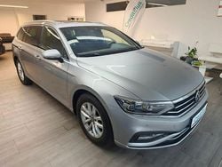 Silber Gebraucht 2022 VW Passat Business Kombi | 19.490 € (Fairer Preis)