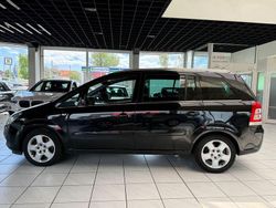 Schwarz Gebraucht 2011 Opel Zafira Innovation Van / Kleinbus | 4.600 € (Fairer Preis)