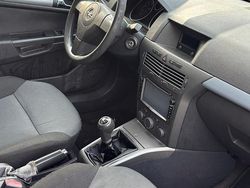 Rot Gebraucht 2004 Opel Astra Limousine | 850 € (Guter Preis)