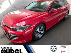 Chilirot metallic Gebraucht 2024 VW Passat IQ Drive Kombi | 34.420 € (Teuer)
