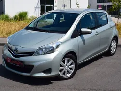 Silber Gebraucht 2012 Toyota Yaris Life Limousine | 6.800 € (Fairer Preis)