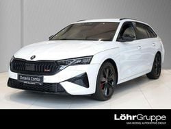 Moonweiss metallic Gebraucht 2025 Skoda Octavia RS Kombi | 41.980 € (Fairer Preis)