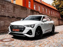 Weiß Gebraucht 2021 Audi e-tron Sportback S-Line SUV | 31.500 € (Guter Preis)