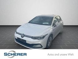 Oryxweiß perlmutteffekt Gebraucht 2022 VW Golf Style Limousine | 24.500 € (Fairer Preis)