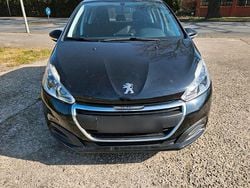 Schwarz Gebraucht 2016 Peugeot 208 Kleinwagen | 3.950 € (Fairer Preis)