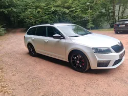 Weiß Gebraucht 2015 Skoda Octavia vRS Kombi | 7.900 € (Superpreis)