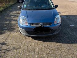 Blau Gebraucht 2005 Ford Fiesta Kleinwagen | 2.800 € (Fairer Preis)