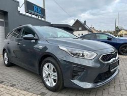 Grau Gebraucht 2021 Kia Ceed Kleinwagen | 15.100 € (Guter Preis)