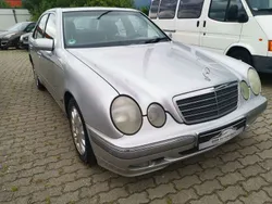 Silber Gebraucht 2001 Mercedes E240 Elegance Limousine | 2.799 € (Superpreis)