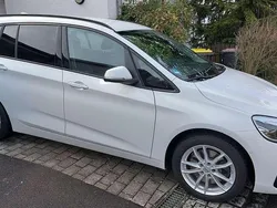 Weiß Gebraucht 2021 BMW 220 Gran Tourer Sport Line Van / Kleinbus | 22.800 € (Guter Preis)