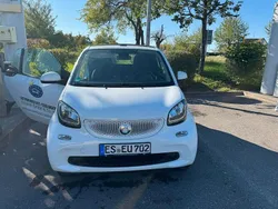 Weiß Gebraucht 2018 Smart ForTwo Cabrio Basis Cabrio | 14.800 € (Fairer Preis)