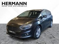 Grau Gebraucht 2018 Ford S-MAX Titanium Van / Kleinbus | 15.870 € (Fairer Preis)