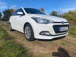 Weiß Gebraucht 2017 Hyundai i20 Active Limousine | 7.000 € (Guter Preis)