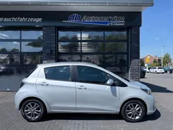 Silber Gebraucht 2014 Toyota Yaris Edition Limousine | 9.490 € (Fairer Preis)