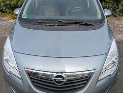 Grau Gebraucht 2012 Opel Meriva Eco Van / Kleinbus | 6.200 € (Fairer Preis)