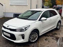Weiß Gebraucht 2017 Kia Rio DREAM-TEAM Edition Limousine | 7.490 € (Fairer Preis)