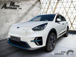 Weiß Gebraucht 2021 Kia e-Niro 2 SUV | 24.890 € (Etwas zu teuer)