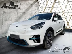 Weiß Gebraucht 2021 Kia e-Niro 2 SUV | 24.890 € (Etwas zu teuer)