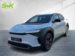 Platinumweiß perleffekt (weiß) Neu 2025 Toyota bZ4X Team SUV | 39.680 € (Fairer Preis)