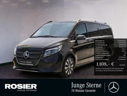 Schwarz / obsidianschwarz Gebraucht 2024 Mercedes V300 Avantgarde Van / Kleinbus | 71.660 € (Teuer)