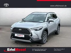 Grau Neu 2025 Toyota Corolla Cross Team SUV | 38.640 € (Fairer Preis)