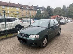 Grün Gebraucht 2000 VW Polo Trendline Limousine | 1.500 € (Fairer Preis)