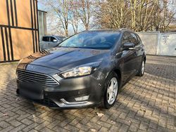 Grau Gebraucht 2016 Ford Focus Titanium Kombi | 5.900 € (Fairer Preis)