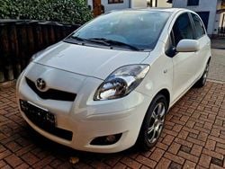 Weiß Gebraucht 2010 Toyota Yaris Life Limousine | 6.950 € (Fairer Preis)