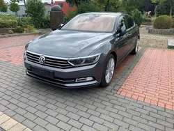 Grau Gebraucht 2015 VW Passat Comfortline Limousine | 12.500 € (Fairer Preis)