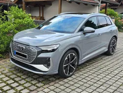 Grau Gebraucht 2021 Audi Q4 e-tron S-Line SUV | 35.000 € (Guter Preis)
