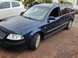 Blau Gebraucht 2002 VW Passat Basis Kombi | 800 € (Guter Preis)