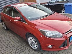 Rot Gebraucht 2013 Ford Focus Titanium Limousine | 3.500 € (Guter Preis)