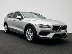 Silber Gebraucht 2020 Volvo V60 CC Pro Kombi | 22.250 € (Fairer Preis)