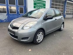 Silber Gebraucht 2011 Toyota Yaris Cool Kleinwagen | 2.950 € (Guter Preis)