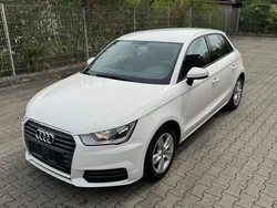 Weiß Gebraucht 2018 Audi A1 Sportback Sport Kleinwagen | 10.499 €