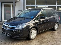 Schwarz Gebraucht 2011 Opel Zafira Design Edition Van / Kleinbus | 3.500 € (Guter Preis)