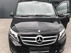 Schwarz Gebraucht 2017 Mercedes V220 Avantgarde Van / Kleinbus | 37.500 € (Guter Preis)
