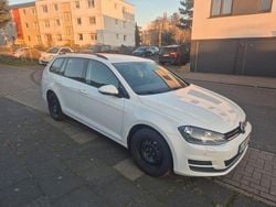 Weiß Gebraucht 2015 VW Golf VII Comfortline Kombi | 6.950 € (Fairer Preis)