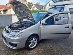 Grau Gebraucht 2004 Fiat Punto Kleinwagen | 1.999 € (Teuer)